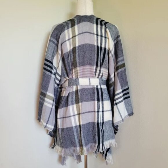David & Young | Plaid Shawl Wrap - Picture 4 of 8